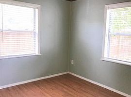 4212 W Ohio Ave in Tampa, FL (Photo 3 of 8)