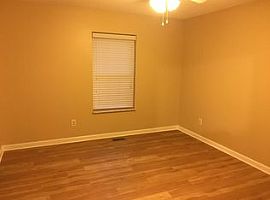  1528 Clear Brook Dr, Knoxville, Tn 37922 3 Beds 2 Baths 1,500  in Knoxville, TN (Photo 4 of 4)