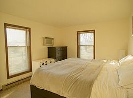  7717 Carrington Dr, Madison, Wi 53719 2 Beds 1 Bath 1,000 Sqft in Madison, WI (Photo 4 of 5)