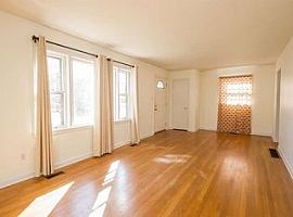  193 Saint Margaret Dr, Lexington, Ky 40502 3 Beds 1 Bath 1,464 in Lexington, KY (Photo 3 of 6)