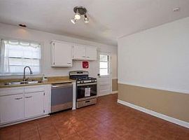  193 Saint Margaret Dr, Lexington, Ky 40502 3 Beds 1 Bath 1,464 in Lexington, KY (Photo 5 of 6)