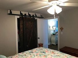  4 N Acres Dr, Greenville, Sc 29609 2 Beds 1 Bath 895 Sqft in Greenville, SC (Photo 2 of 4)