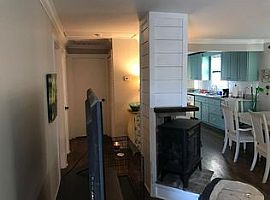  4 N Acres Dr, Greenville, Sc 29609 2 Beds 1 Bath 895 Sqft in Greenville, SC (Photo 3 of 4)