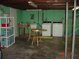 Single Private Home in Fairmount Park in Philadelphia, PA (Photo 12 of 12)