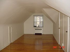 Single Private Home in Fairmount Park in Philadelphia, PA (Photo 9 of 12)