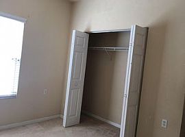  7617 Sw 85th Dr, Gainesville, Fl 32608 3 Beds 2 Baths 2,246 Sq in Gainesville, FL (Photo 4 of 4)