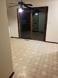 Spacious 2 Br/1 Ba Duplex in Green Bay, WI