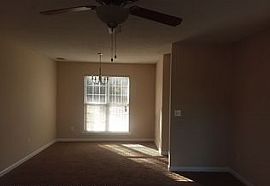 123 Allans Mill Dr, Columbia Rent 650 Deposit 650 Total 1300 in Columbia, SC (Photo 4 of 10)