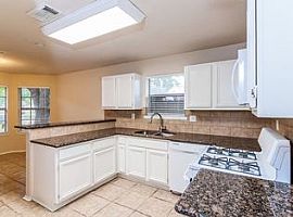 16007 Eastcape Dr Webster, Tx 77598 (747) 444-3766 in Webster, TX (Photo 12 of 12)