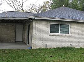 9405 Vicksburg Ave Texas City, Tx 77591 (747) 444-3766 in Texas City, TX (Photo 5 of 9)