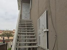 2 Bedroom Home Near Los Angeles  in Los Angeles, CA (Photo 2 of 11)