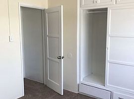 2 Bedroom Home Near Los Angeles  in Los Angeles, CA (Photo 4 of 11)