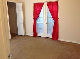 10433 2nd Ave Sw, Seattle, Wa 98146 2 Beds 2 Baths 1,060 Sqft in Seattle, WA (Photo 2 of 8)