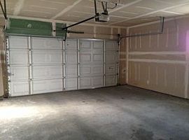 10433 2nd Ave Sw, Seattle, Wa 98146 2 Beds 2 Baths 1,060 Sqft in Seattle, WA (Photo 4 of 8)