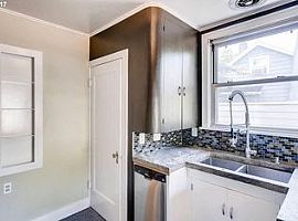 3530 Se 70th Ave, Portland, Or 97206 3 Beds 1 Bath 2,240 Sqft in Portland, OR (Photo 3 of 8)