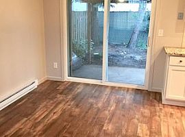 567 N Cedar St, Canby, Or 97013 2 Beds 1 Bath 800 Sqft in Canby, OR (Photo 4 of 7)