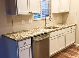 567 N Cedar St, Canby, Or 97013 2 Beds 1 Bath 800 Sqft in Canby, OR (Photo 6 of 7)