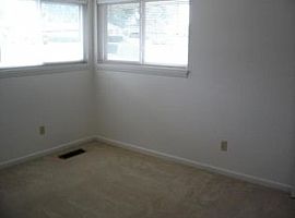 1414 Mapleridge Dr, Fairborn, Oh 45324 3 Beds 1.5 Baths 1,128 S in Fairborn, OH (Photo 4 of 8)