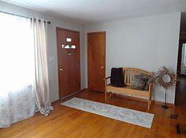 435 Meadowbrook Ave, Youngstown, Oh 44512 3 Beds 1 Bath 1,274 S in Youngstown, OH (Photo 3 of 11)