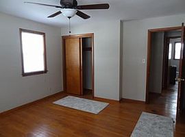 435 Meadowbrook Ave, Youngstown, Oh 44512 3 Beds 1 Bath 1,274 S in Youngstown, OH (Photo 5 of 11)