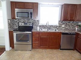 435 Meadowbrook Ave, Youngstown, Oh 44512 3 Beds 1 Bath 1,274 S in Youngstown, OH (Photo 9 of 11)