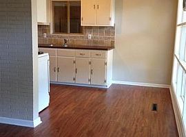 2435 Ardmore Ave, Royal Oak, Mi 48073 2 Beds 1 Bath 837 Sqft in Royal Oak, MI (Photo 2 of 6)