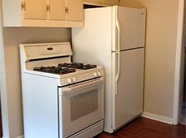 2435 Ardmore Ave, Royal Oak, Mi 48073 2 Beds 1 Bath 837 Sqft in Royal Oak, MI (Photo 4 of 6)