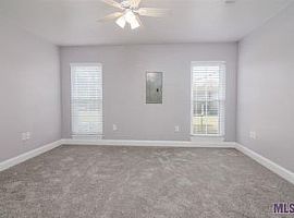 1449 E Silverleaf St, Gonzales, La 70737 3 Beds 2 Baths 1,270 S in Gonzales, LA (Photo 1 of 9)