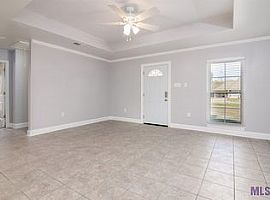 1449 E Silverleaf St, Gonzales, La 70737 3 Beds 2 Baths 1,270 S in Gonzales, LA (Photo 6 of 9)