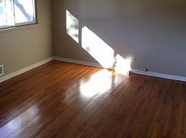 7827 Nall Ave, Prairie Village, Ks 66208 3 Beds 1 Bath 992 Sqft in Prairie Village, KS (Photo 4 of 6)