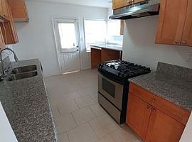 Specious Single Family Home in Torrance, CA (Photo 3 of 9)