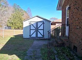 216 Carolina Pines Blvd,  Rent 500 Deposit 500 Total 1000 in New Bern, NC (Photo 6 of 8)