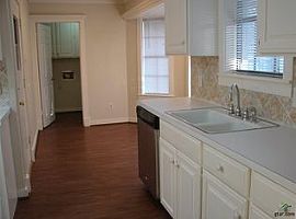 1118 Larkspur Ln, Tyler, Tx 75703 3 Beds 2 Baths 1,830 Sqft in Tyler, TX (Photo 4 of 9)