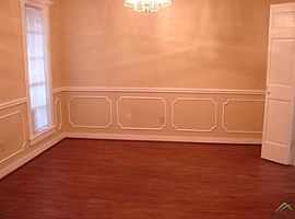 1118 Larkspur Ln, Tyler, Tx 75703 3 Beds 2 Baths 1,830 Sqft in Tyler, TX (Photo 7 of 9)