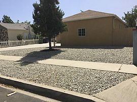 Bright, Cozy and Inviting 3 Beds/2baths in Reseda, CA (Photo 2 of 12)