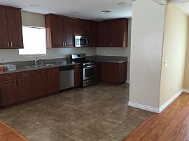 Bright, Cozy and Inviting 3 Beds/2baths in Reseda, CA (Photo 4 of 12)