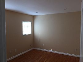 Bright, Cozy and Inviting 3 Beds/2baths in Reseda, CA (Photo 6 of 12)