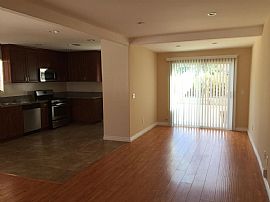 Bright, Cozy and Inviting 3 Beds/2baths in Reseda, CA (Photo 9 of 12)