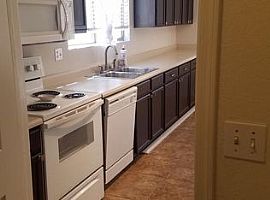 3 Beds 2.5 Baths 1,811 Sqft in Phoenix, AZ (Photo 2 of 4)