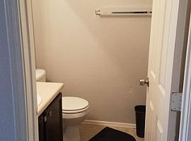 3 Beds 2.5 Baths 1,811 Sqft in Phoenix, AZ (Photo 3 of 4)