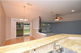 8007 Carmel Cir, Houston in Houston, TX (Photo 4 of 12)