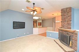 8007 Carmel Cir, Houston in Houston, TX (Photo 5 of 12)