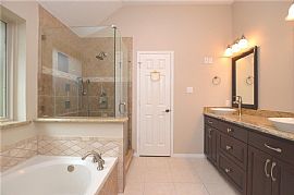 8007 Carmel Cir, Houston in Houston, TX (Photo 8 of 12)