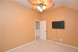 8007 Carmel Cir, Houston in Houston, TX (Photo 9 of 12)