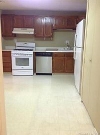 47 Avonwood Rd Apt 310, Avon, Ct 06001 in Avon, CT (Photo 3 of 6)