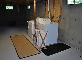 96 Heather Ln, Windsor Locks, Ct 06096 in Windsor Locks, CT (Photo 3 of 5)