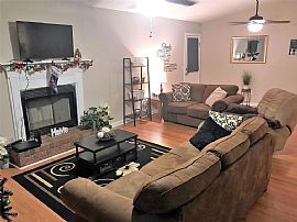 1459 Enterprise Dr, Hinesville in Hinesville, GA (Photo 3 of 12)