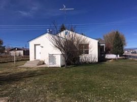 3 Beds 2 Baths 1,145 Sqft in Altamont, UT (Photo 8 of 12)