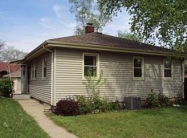 4405 60th St, Kenosha, Wi 53144 3 Beds 2 Baths 1,036 Sqft in Kenosha, WI (Photo 1 of 9)