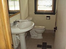 4405 60th St, Kenosha, Wi 53144 3 Beds 2 Baths 1,036 Sqft in Kenosha, WI (Photo 8 of 9)